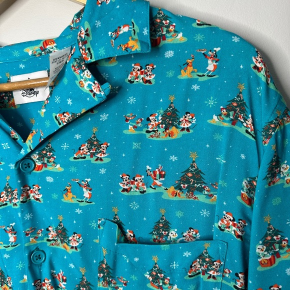 NEW! Mens Santa Mickey Mouse and Friends Holiday Woven Shirt - Picture 10 of 11